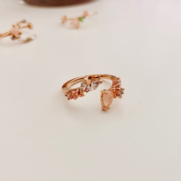 SALE💫💞Rose Gold Pastel Tone Rings 💍 - Picture 6 of 6